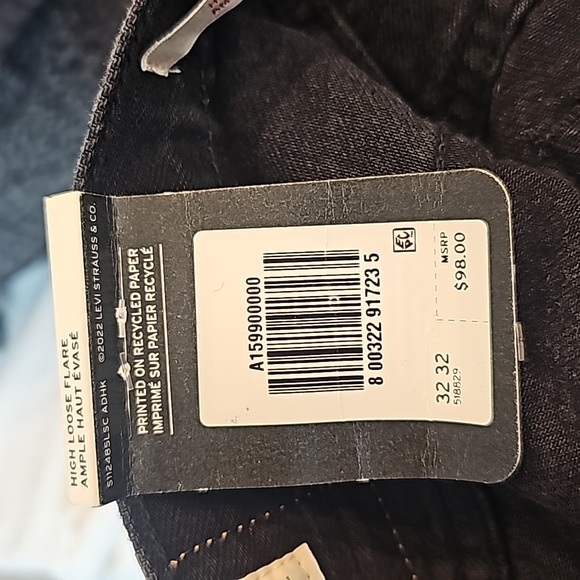 NWT Levi's high loose flare jeans. - Picture 8 of 9